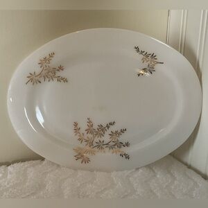 Elegant vintage🧡White Oval Platter with Gold Leaf Design